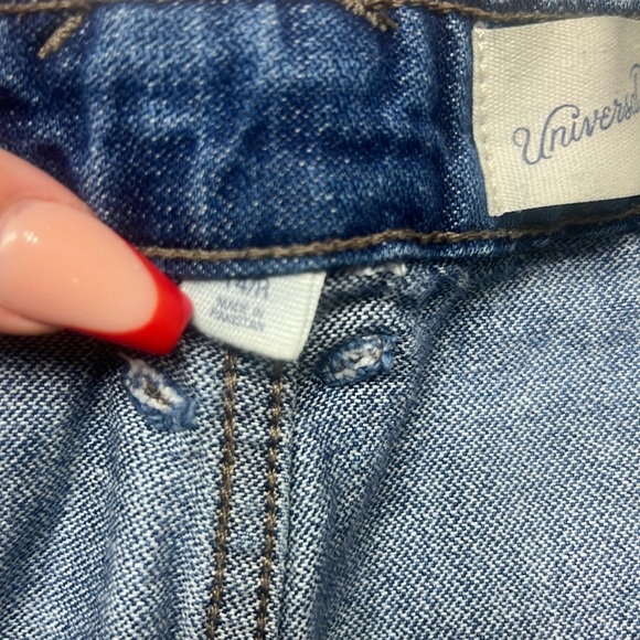 Universal Thread Cropped Jeans - Picture 2 of 6